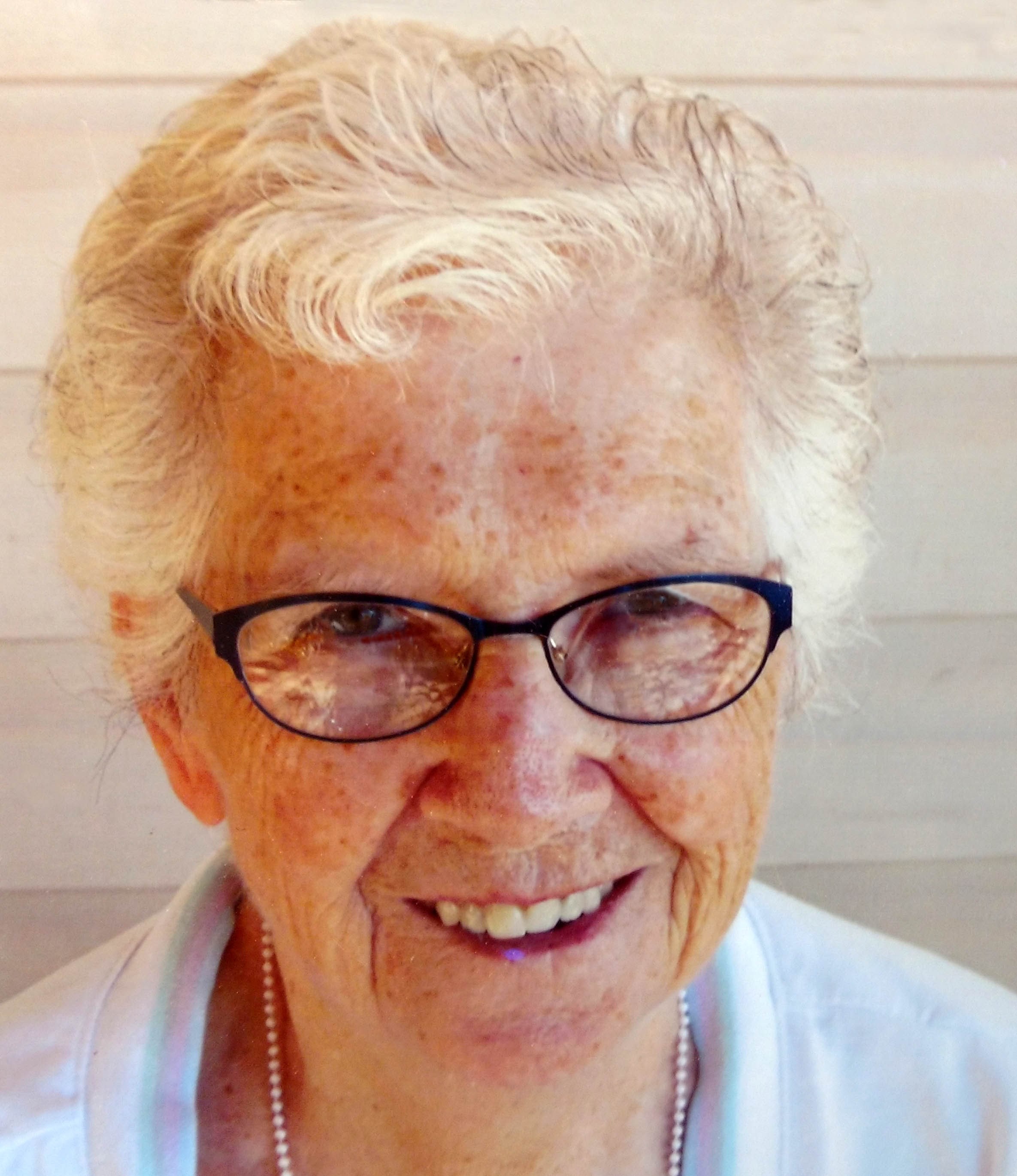 Dorothy Irene Walker obituary photo
