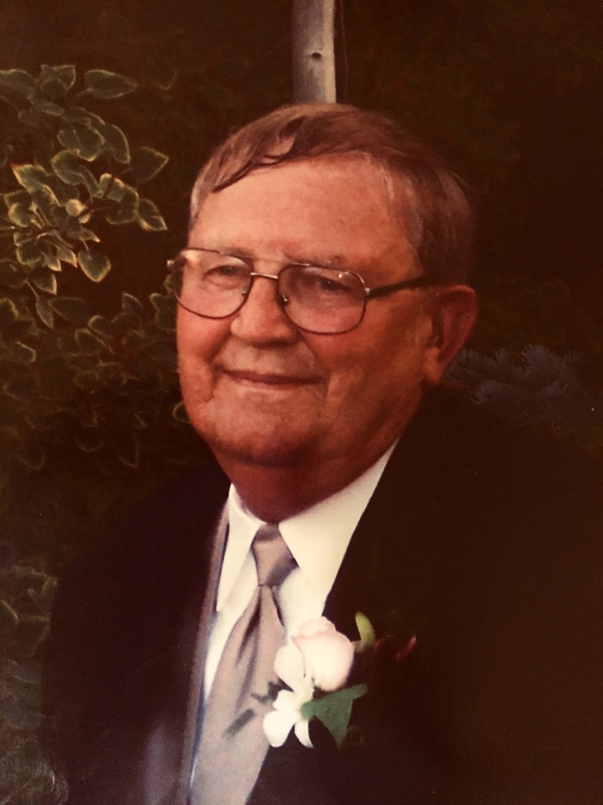 Raymond Eugene Hess obituary photo