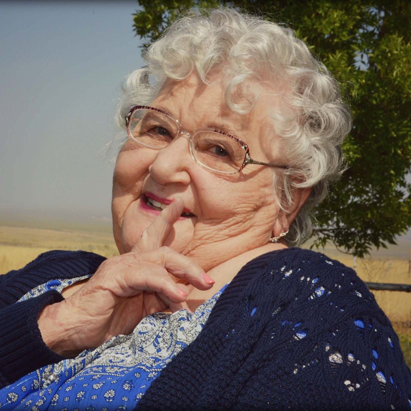 Edna Mae Wickel Cahoon obituary photo