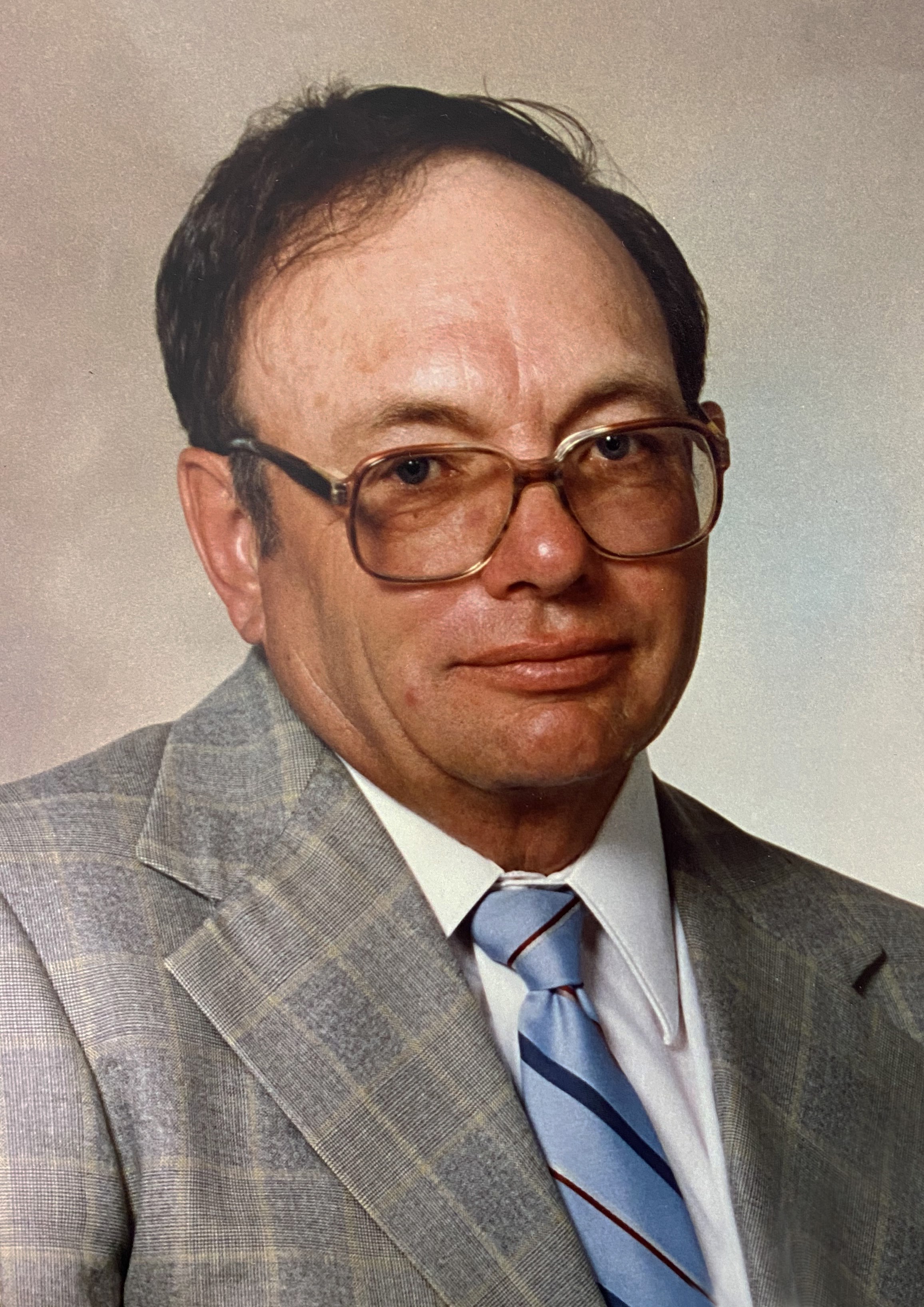 DelRoy Earl Hanson obituary photo
