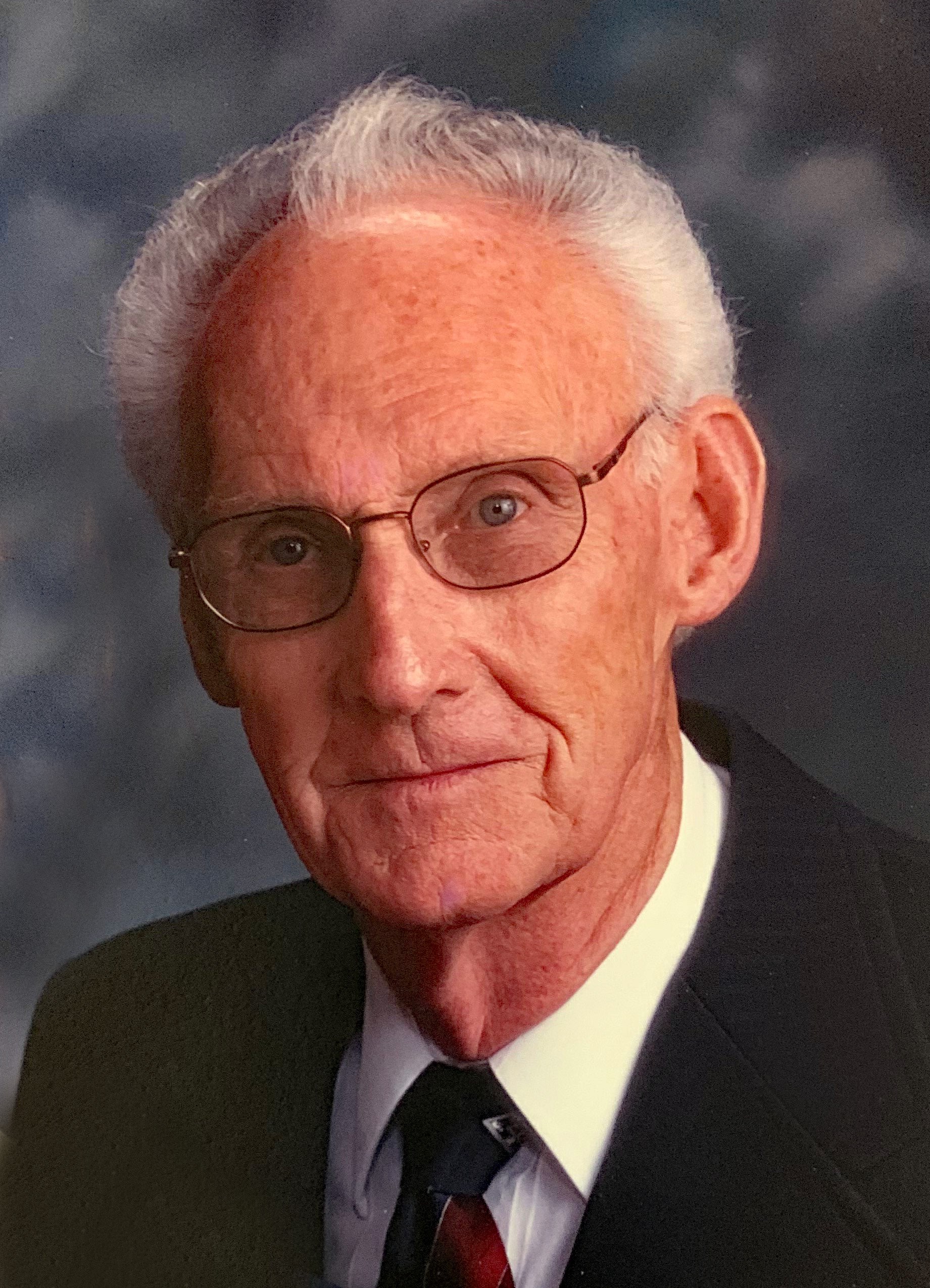 Desmond H Welch obituary photo