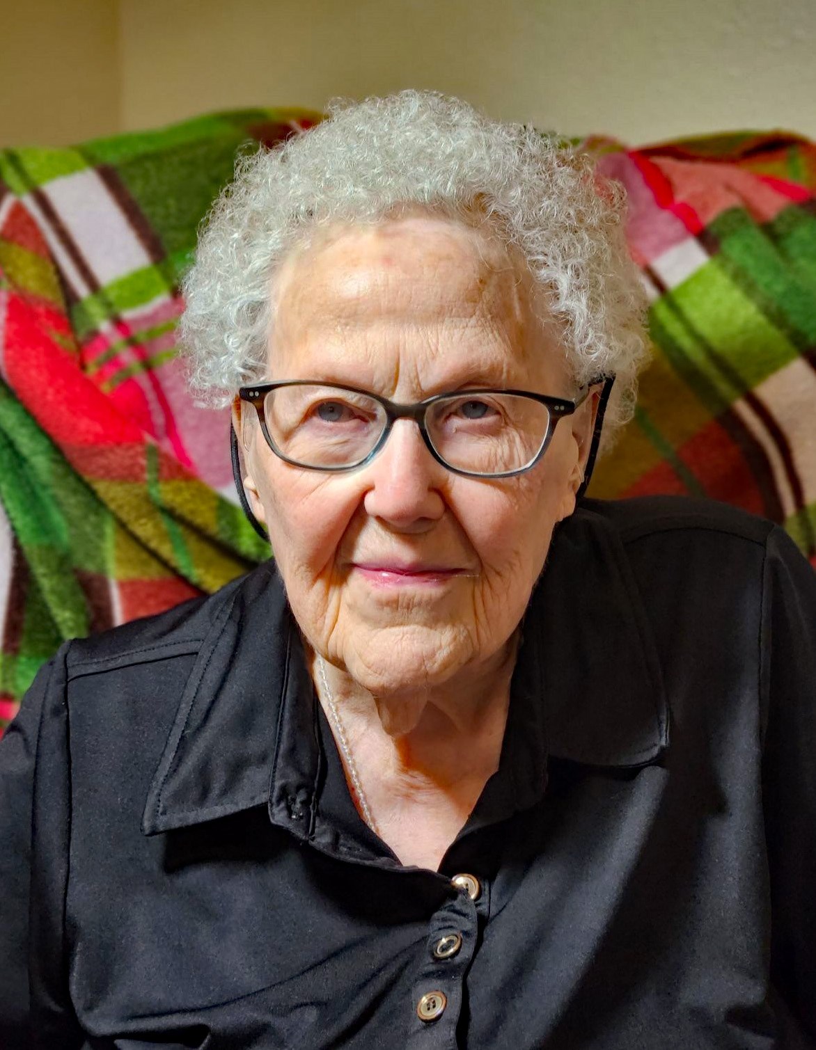 Mary Lillian Holmes obituary photo